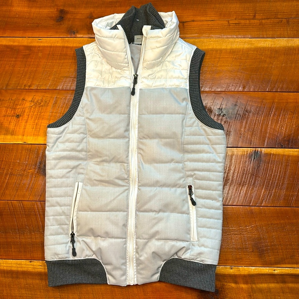 So cozy and stylish!! Gaiam Zip-Up vest, Size Small, easy-zip, lined pockets.